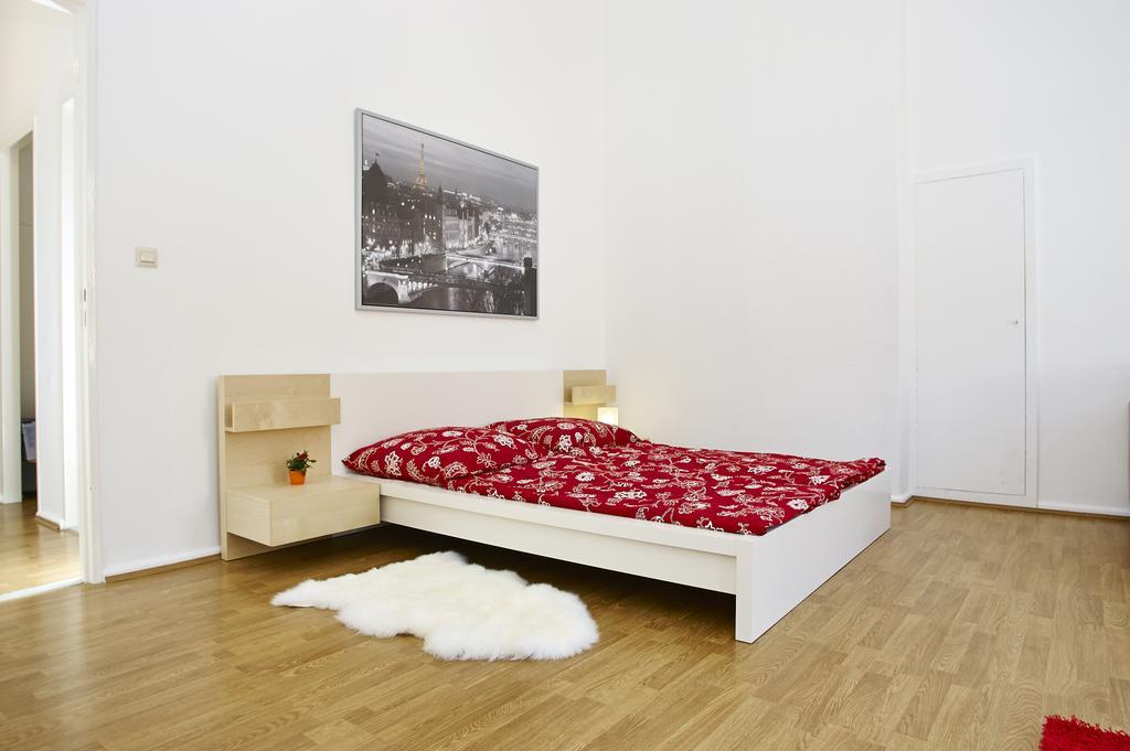 Bearlincity Apartments - City Center West Berlin Room photo